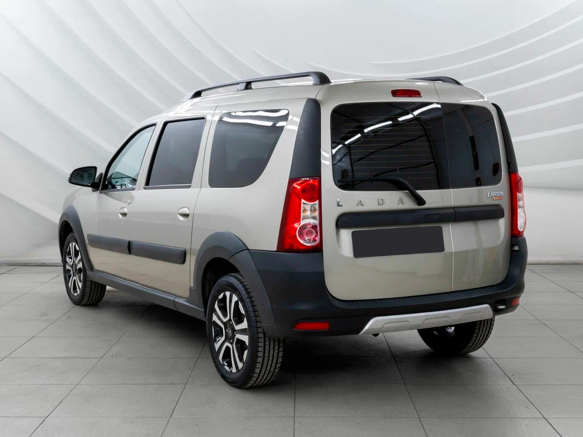 Lada Largus Cross в Челябинск - еще фото